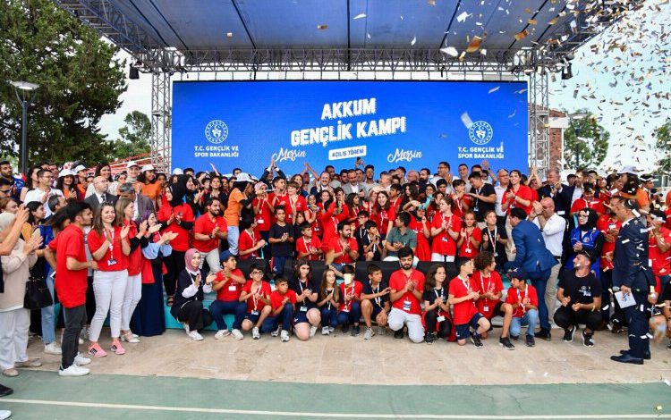 Bakan Kasapoğlu Akkum Gençlik Kampı’nı açtı