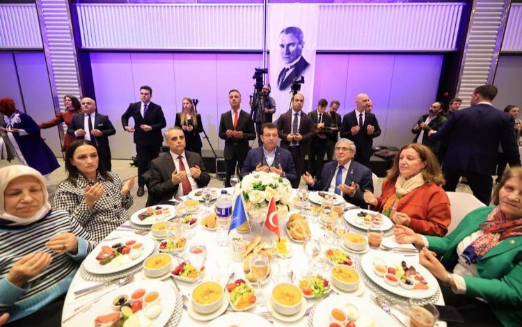 Şehit ve gazi yakınları iftarda buluştu Şehit ve gazi yakınları iftarda buluştu