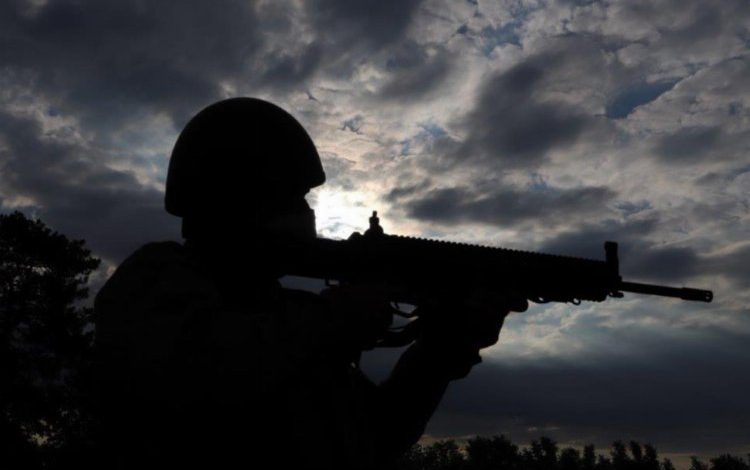 Sınır hattında 5 terörist yakalandı Sınır hattında 5 terörist yakalandı