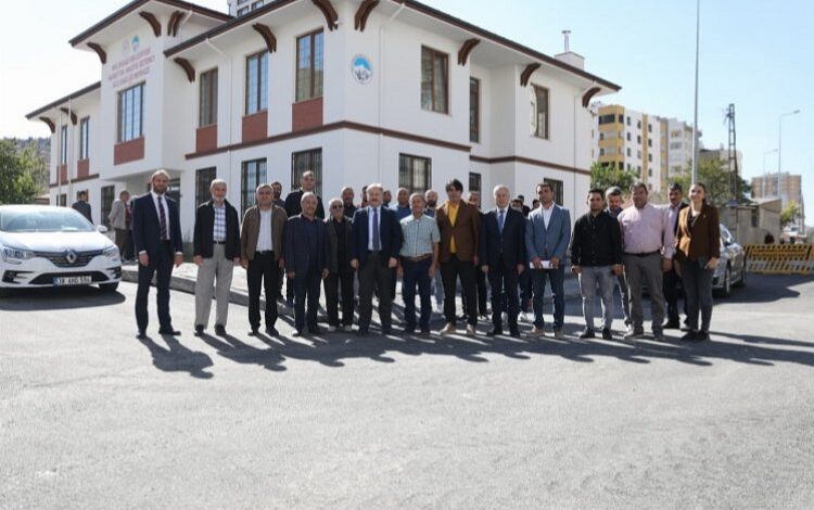 Kayseri Melikgazi’den Esentepe’ye hizmet yağmuru Kayseri Melikgazi’den Esentepe’ye hizmet yağmuru