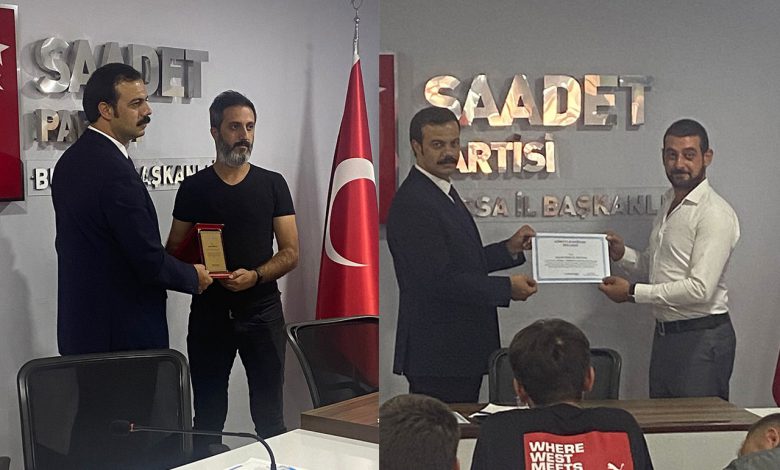 Bursa Gemlik’te Saadet Gençliği’ne plaket Bursa Gemlik’te Saadet Gençliği’ne plaket