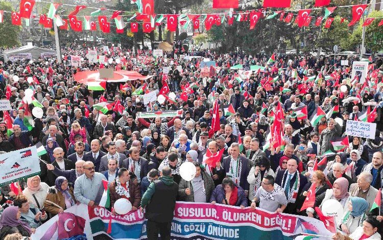 Gölcük’te binlerce kişi Filistin için yürüdü