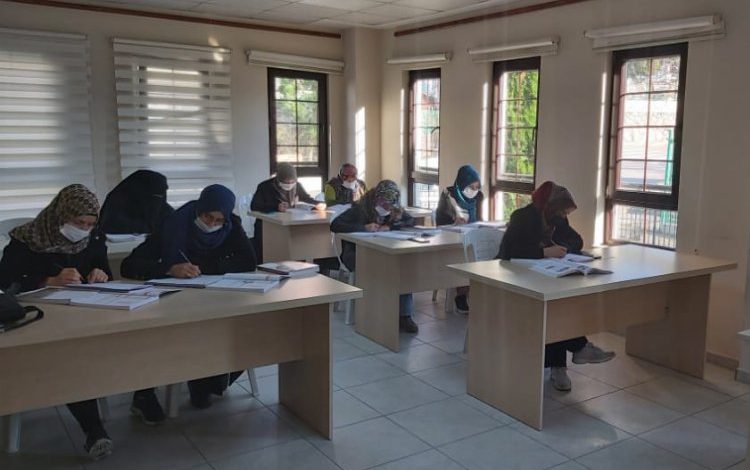 Kocaeli İZMEK  Okuma-Yazma Kursu yoğun ilgi gördü