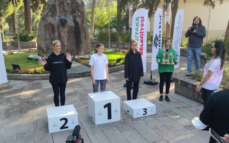 Manisalı atlet İzmir’de ‘Ata’dan Ana’ya saygı koşusunda ikinci oldu Manisalı atlet İzmir’de ‘Ata’dan Ana’ya saygı koşusunda ikinci oldu