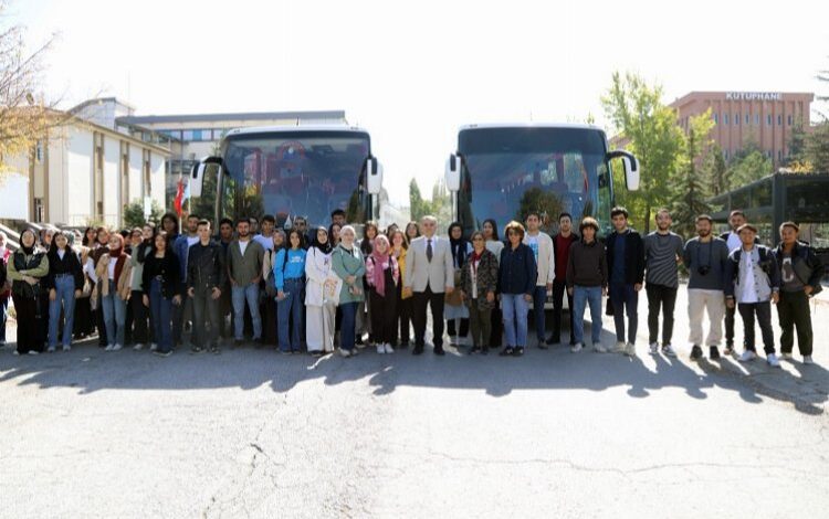 ERÜ’den yeni öğrencilere Kültür Yolu turu