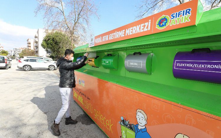 İzmir Gaziemir Mobil Atık Getirme Merkezleriyle atıklar dönüşüyor