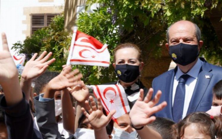 KKTC’de ilkokul öğrencilerinden 23 Nisan korteji KKTC’de ilkokul öğrencilerinden 23 Nisan korteji