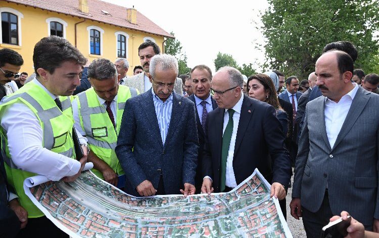 Konya’da banliyö hattına yakın mercek