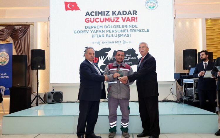 Mustafa Yalçın’dan deprem hassasiyeti Mustafa Yalçın’dan deprem hassasiyeti