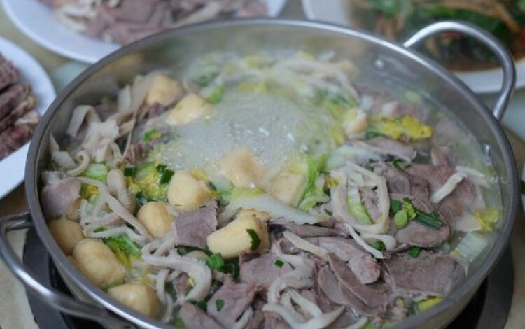 Et haşlanarak, yeşil yapraklı sebzelerle tüketilmeli Et haşlanarak, yeşil yapraklı sebzelerle tüketilmeli