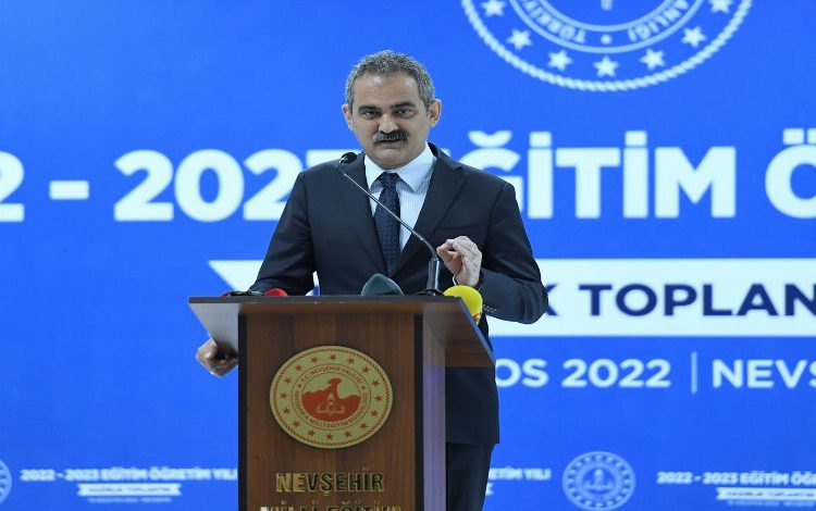 Bakan Özer Nevşehir’de okul müdürleriyle buluştu