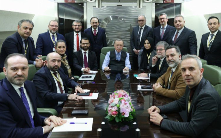 Cumhurbaşkanı Erdoğan: “Putin ile Zelenskiy’i bir araya getireceğiz” Cumhurbaşkanı Erdoğan: “Putin ile Zelenskiy’i bir araya getireceğiz”