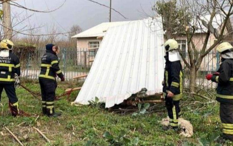 Kocaeli Büyükşehir’de itfaiye 143 olaya müdahale etti Kocaeli Büyükşehir’de itfaiye 143 olaya müdahale etti