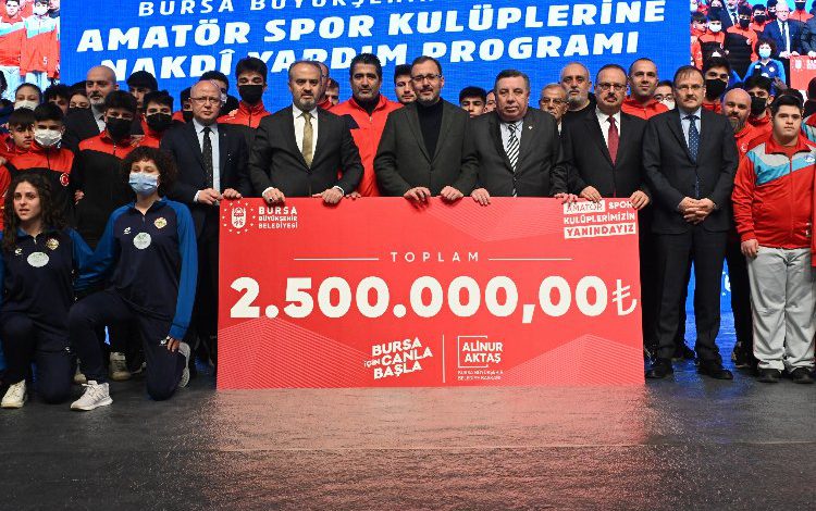 Bursa Büyükşehir’den amatöre 2,5 milyon liralık maddi yardım Bursa Büyükşehir’den amatöre 2,5 milyon liralık maddi yardım
