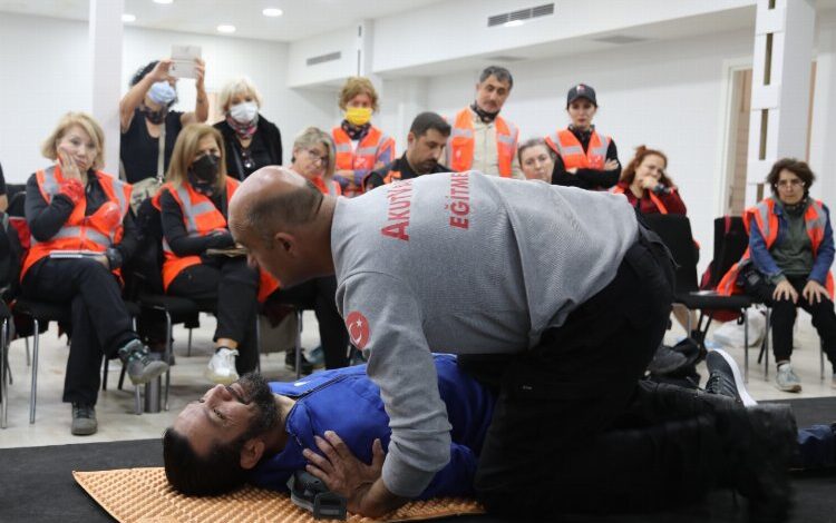 Bu eğitim kaçmaz! Afet gönüllüsü olun, eğitimle hayat kurtarın