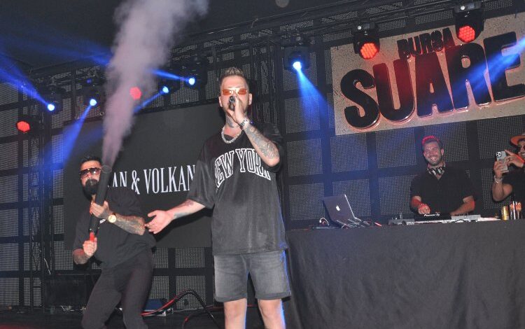 Okan&Volkan Bursalıları coşturdu Okan&Volkan Bursalıları coşturdu