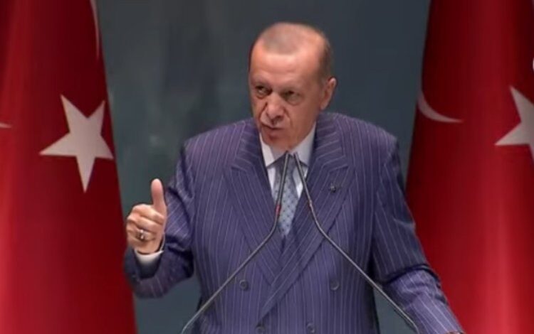 Cumhurbaşkanı Erdoğan’dan emeklilere zam müjdesi Cumhurbaşkanı Erdoğan’dan emeklilere zam müjdesi