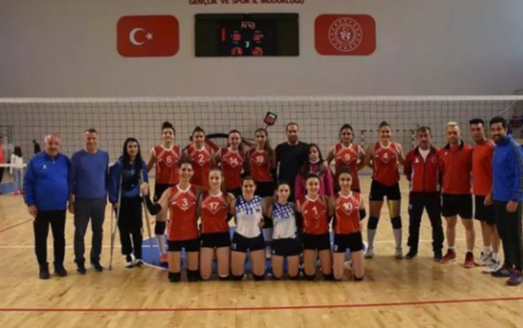 Ak Parti Gençlik Kolları tarafından düzenlenen Futsal Turnuvası başladı
