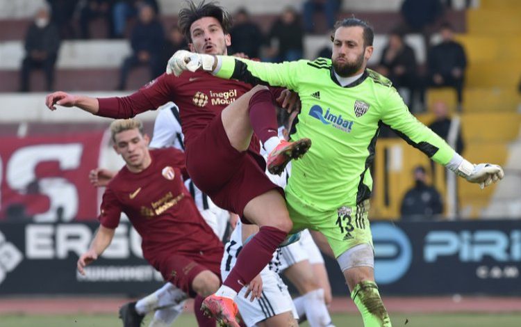 İnegölspor göçük altında İnegölspor göçük altında