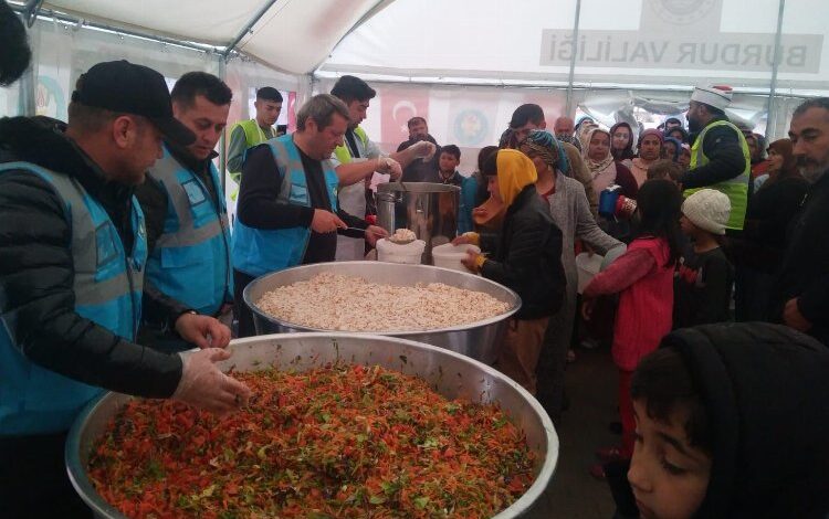 Manisa gönüllerde de, iftar ve sahurda da beraber