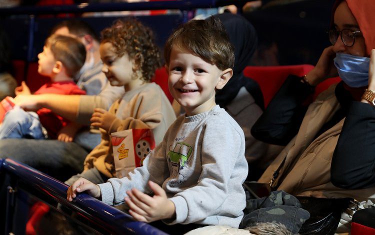 Sakarya’da çocuklar ‘Kaptan Pengu’ ile eğlendi