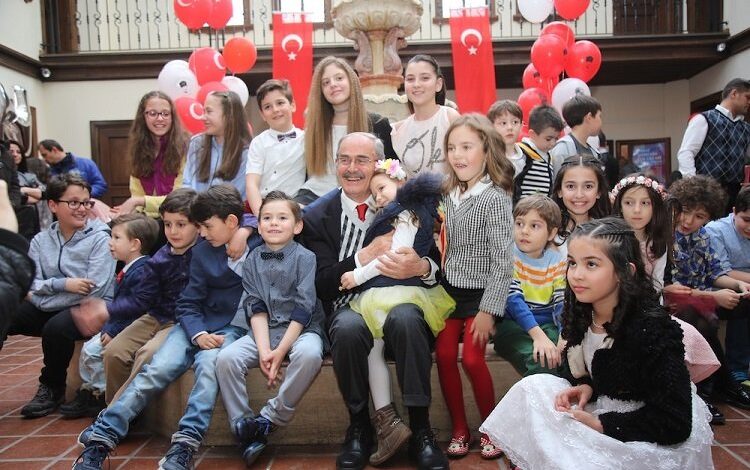 Yılmaz Büyükerşen’den 23 Nisan mesajı Yılmaz Büyükerşen’den 23 Nisan mesajı