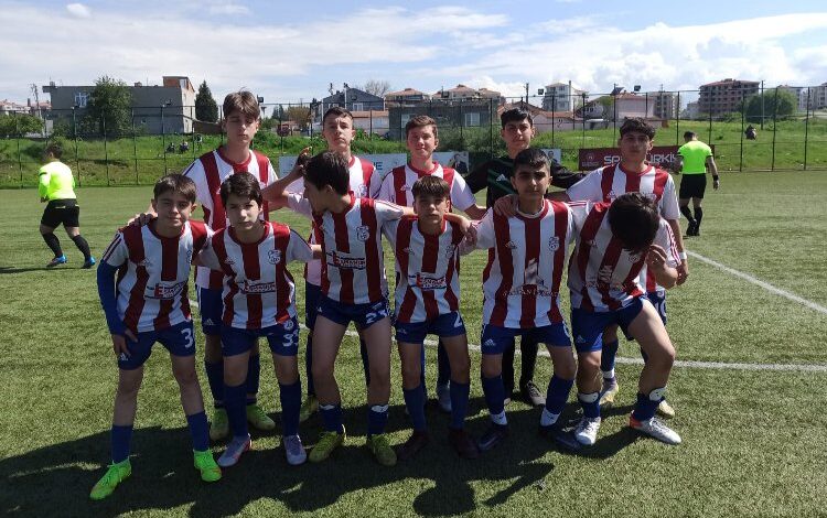 Keşan Genç Ordu Uzunköprü’yü 7-1 yendi Keşan Genç Ordu Uzunköprü’yü 7-1 yendi