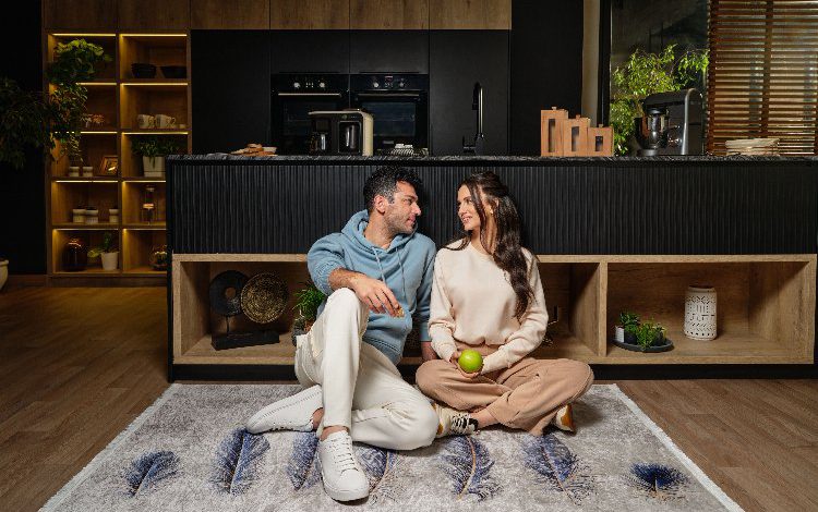 Murat Yıldırım ve Iman Elbani kamera karşısına geçti Murat Yıldırım ve Iman Elbani kamera karşısına geçti