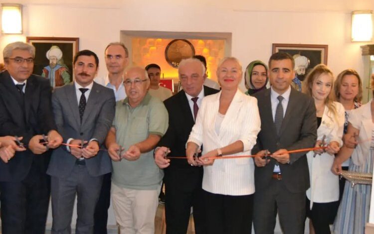 Bursa’da suça sürüklenen çocuklardan anlamlı sergi