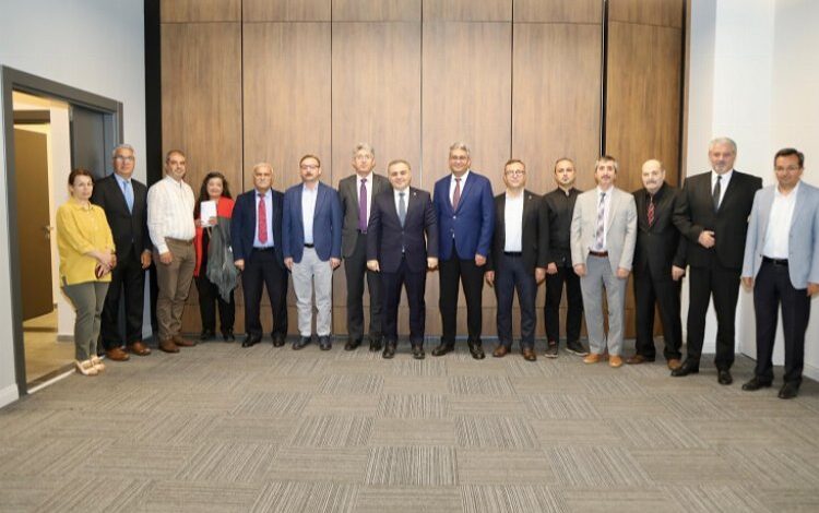 ERÜ Rektörü daire başkanlarıyla buluştu