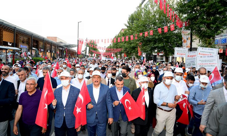 Binlerce Malatyalı kortejde buluştu Binlerce Malatyalı kortejde buluştu