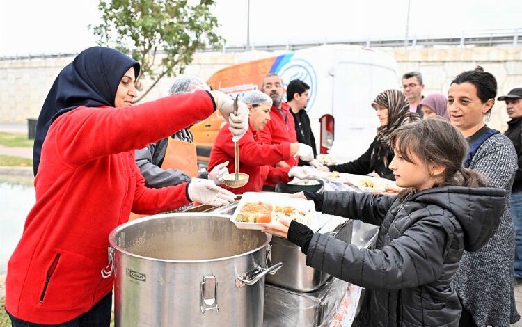 Antalya’da ‘komşu sofrası’ için kazanlar kaynıyor