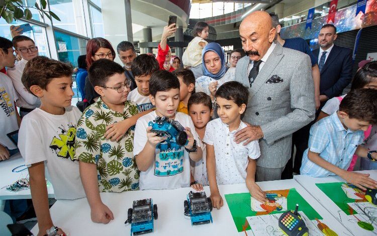 Bursa’da geleceği kodlayanlar sertifikalandı Bursa’da geleceği kodlayanlar sertifikalandı