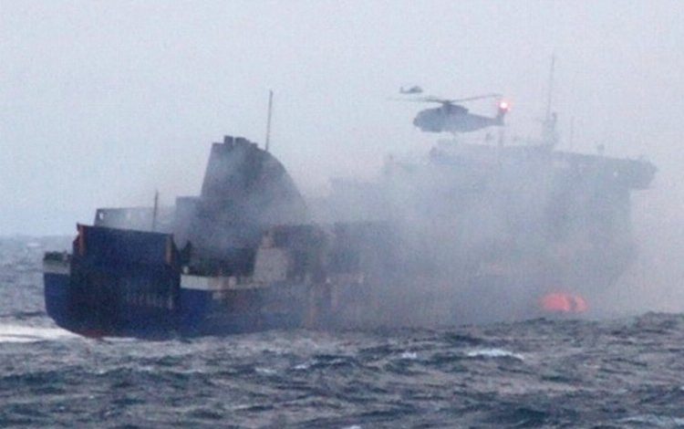 Yunanistan’da yolcu gemisinde yangın Yunanistan’da yolcu gemisinde yangın