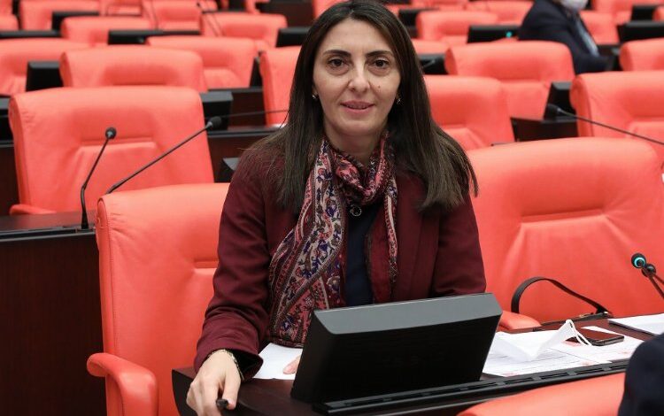 CHP’li Altaca Kayışoğlu: Bursalılar iki yıl daha trene binemeyecek CHP’li Altaca Kayışoğlu: Bursalılar iki yıl daha trene binemeyecek