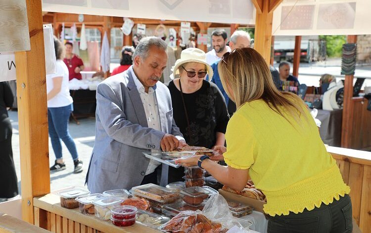 Maharetli Eller pazara çıkıyor