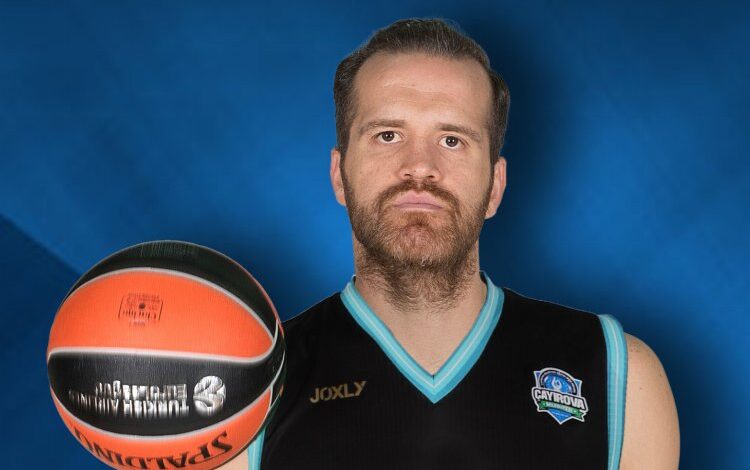 Milli basketbolcu Savaş Çayırova’da! Milli basketbolcu Savaş Çayırova’da!