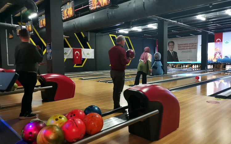 Bursa’da Osmangazi personeline bowling motivasyonu