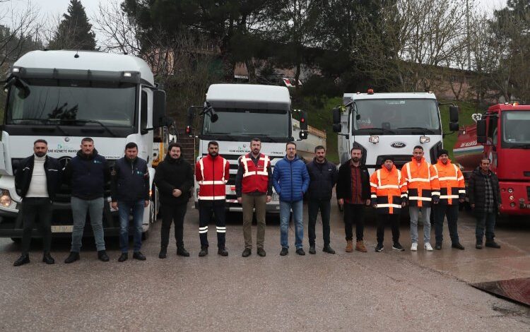 İzmit Belediyesi iş makinelerini Adıyaman’a yolladı İzmit Belediyesi iş makinelerini Adıyaman’a yolladı
