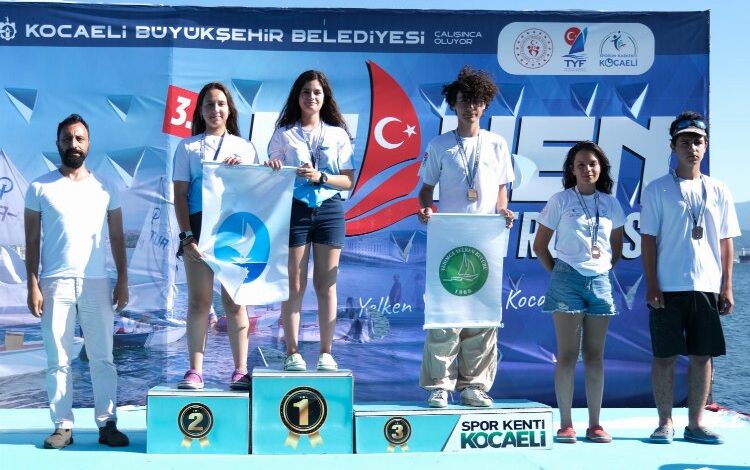 3. Yelken Trofesi’nde madalyalar sahiplerini buldu 3. Yelken Trofesi’nde madalyalar sahiplerini buldu