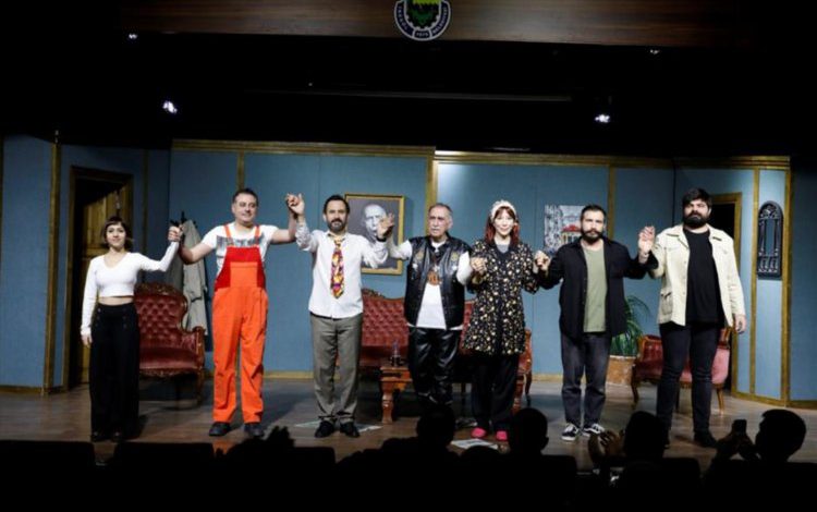 “Tam Oldu Derken” Bursa İnegöllüleri kahkahaya boğdu “Tam Oldu Derken” Bursa İnegöllüleri kahkahaya boğdu