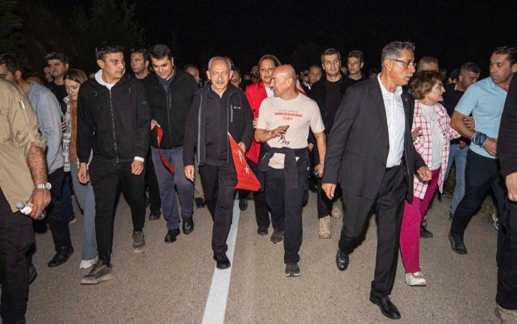 Kocatepe Zafer Yürüyüşü’nde büyük coşku Kocatepe Zafer Yürüyüşü’nde büyük coşku