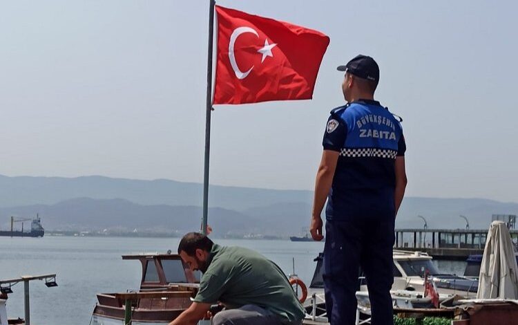 Kocaeli zabıtasından anlamlı hareket Kocaeli zabıtasından anlamlı hareket