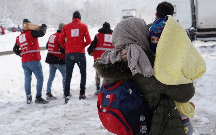 Kızılay kar mağdurlarının yanında