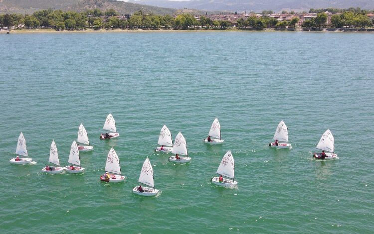 İznik Gölü’nde yelkenler 1 Temmuz için yarıştı İznik Gölü’nde yelkenler 1 Temmuz için yarıştı