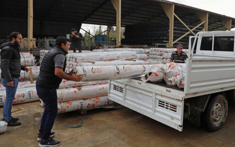 Afetzede çiftçilere sera naylonu desteği Afetzede çiftçilere sera naylonu desteği