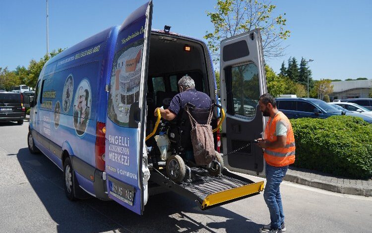 Çayırova Belediyesi’nden hasta nakil hizmeti
