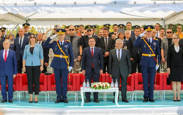 Kayseri’de Zafer’in 100’üncü yıl coşkusu Kayseri’de Zafer’in 100’üncü yıl coşkusu