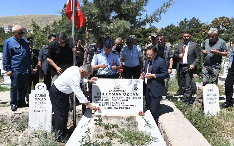 Kayseri’nin 15 Temmuz şehitlerine ziyaret Kayseri’nin 15 Temmuz şehitlerine ziyaret