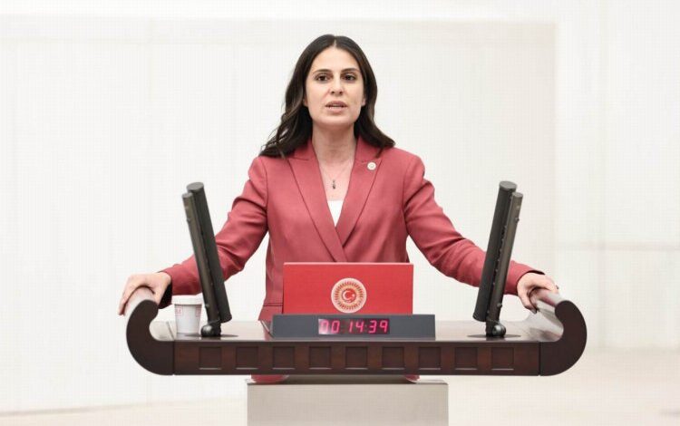 CHP’li Özcan: Tasarrufunuz çocukların lokmasından kısmak mı? CHP’li Özcan: Tasarrufunuz çocukların lokmasından kısmak mı?